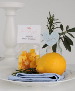 Tischdeko Zitrone und Bonbons als Geschenk