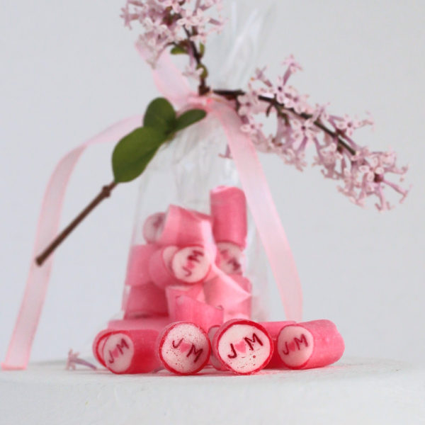 individuelle Bonbons als Gastgeschenk zur Hochzeit in Pink